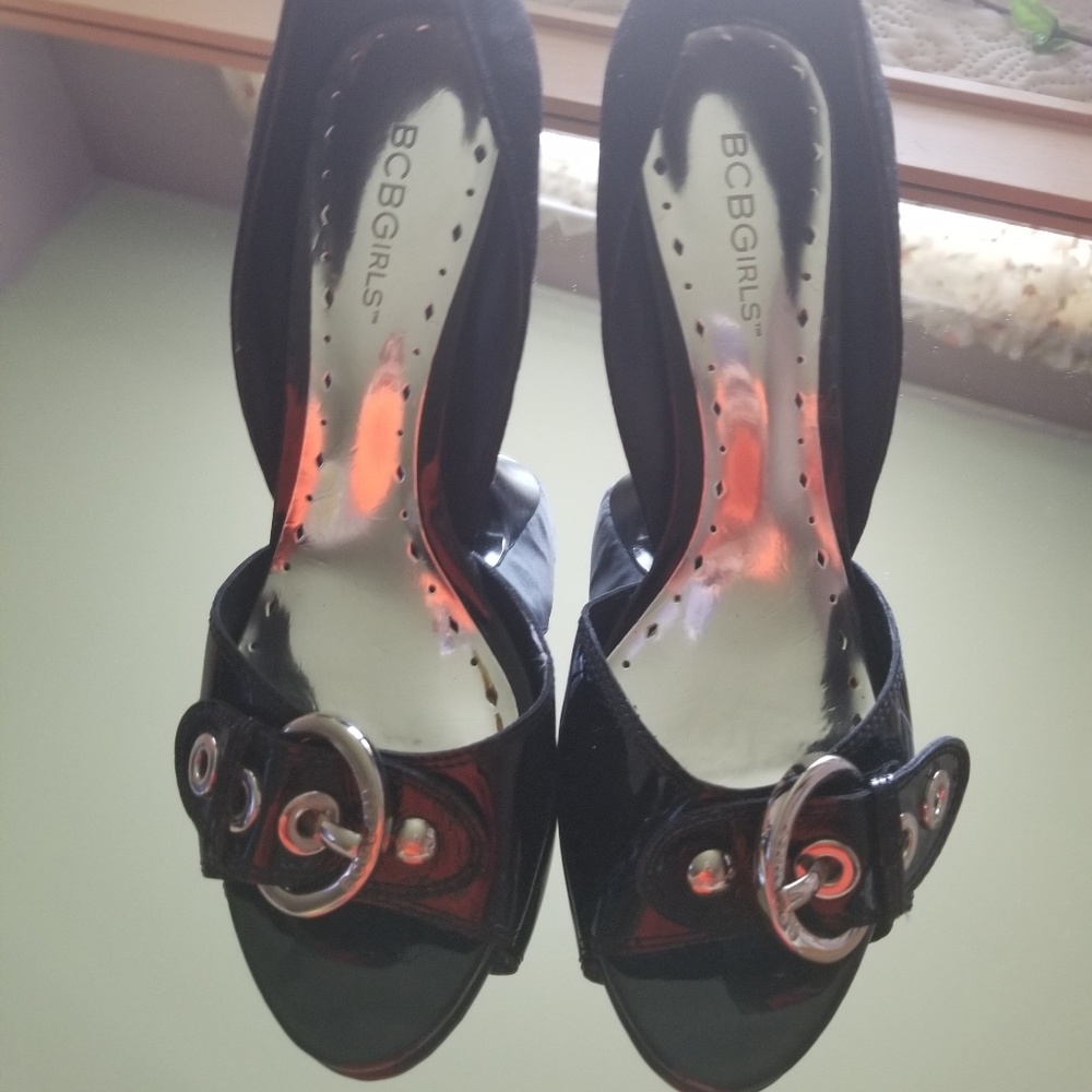 Shoes - Picture 6 of 6